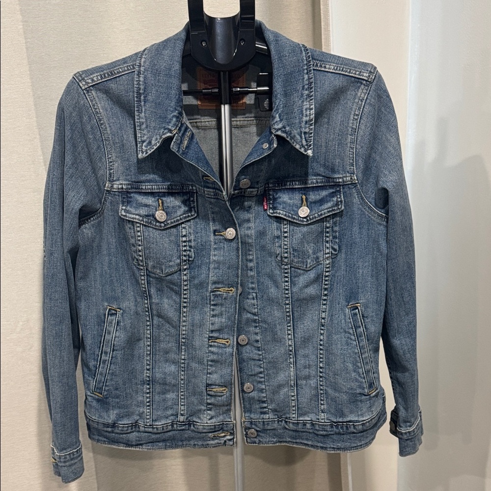 Levi's Women's Classic Blue Jean Jacket